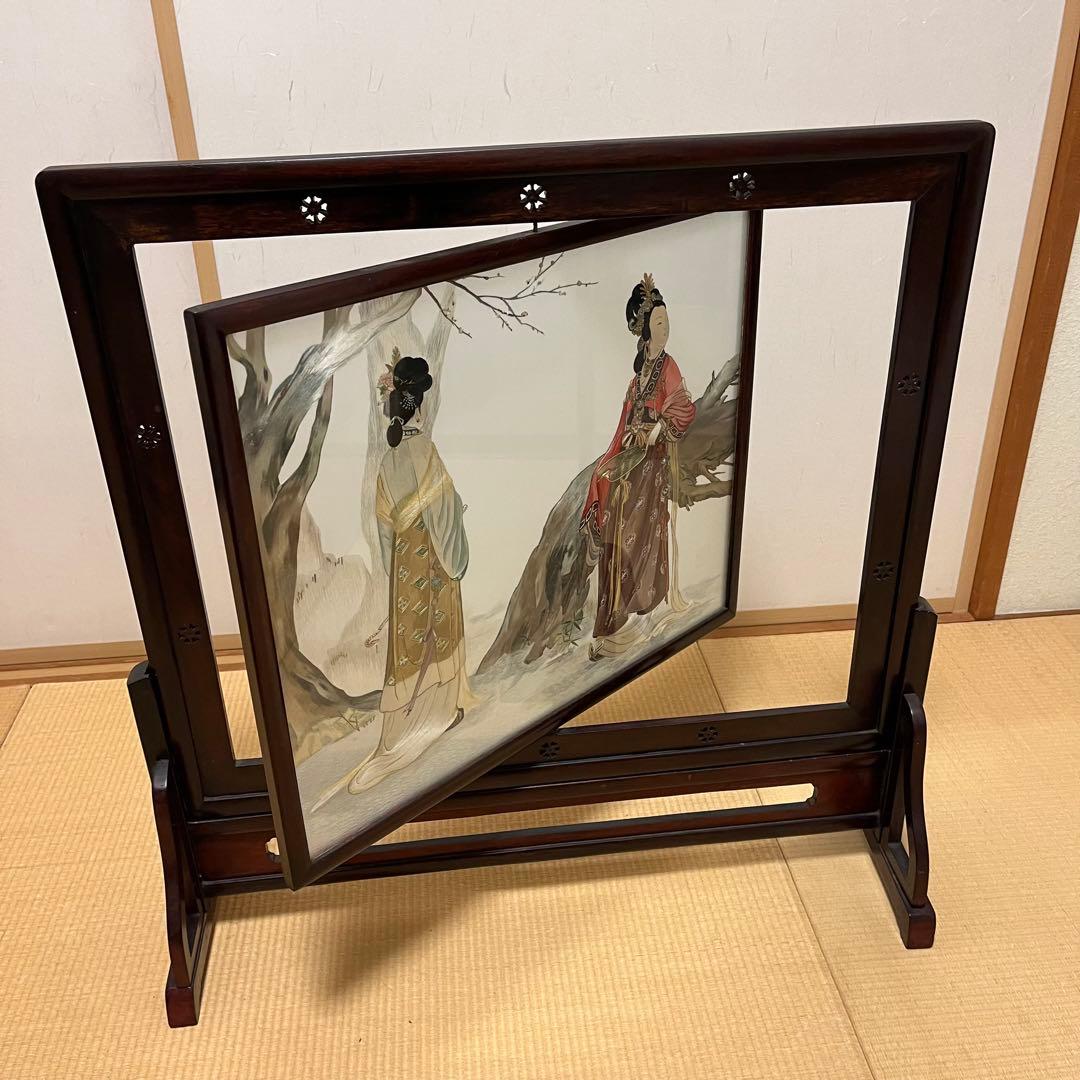 中国 手刺繍 仕女図 回転式 両面屏風 木製枠 ガラス入 大型 高級中国工芸品