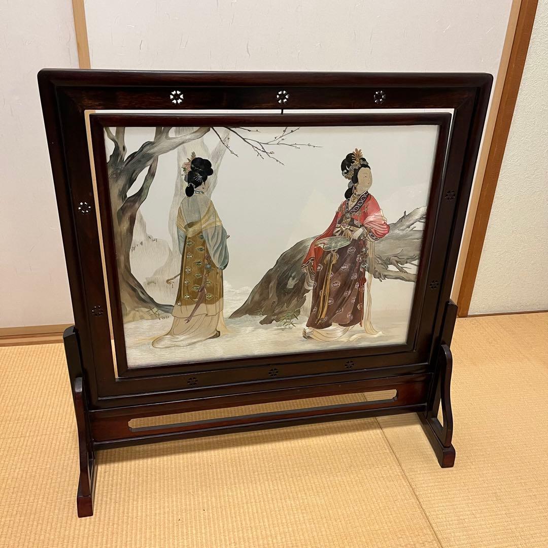 中国 手刺繍 仕女図 回転式 両面屏風 木製枠 ガラス入 大型 高級中国工芸品