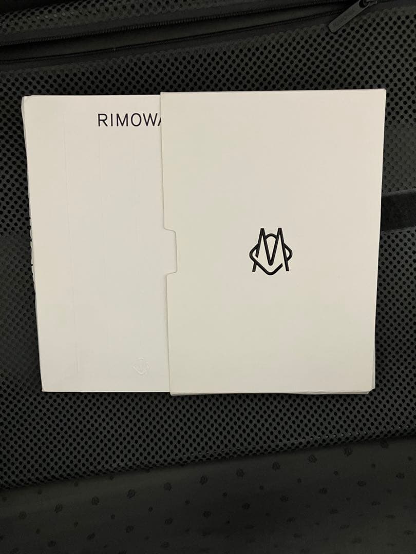 リモワ　キャリーケース