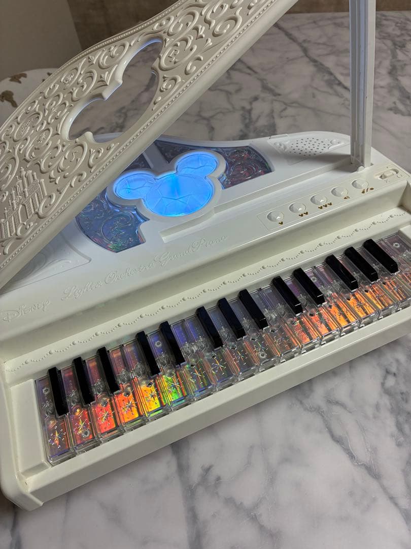 バンダイ　ディズニー　ドリームレッスン ライト&オーケストラグランドピアノ