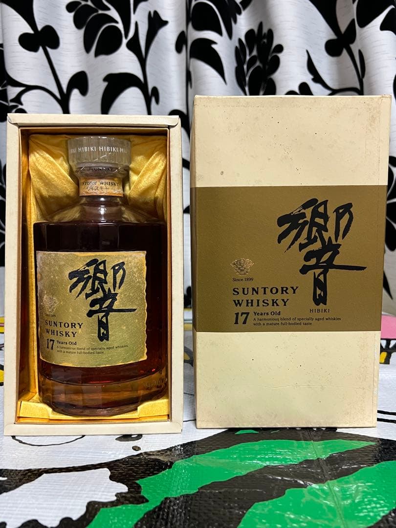 サントリー響 17年ウイスキー 箱入りゴルドラベル