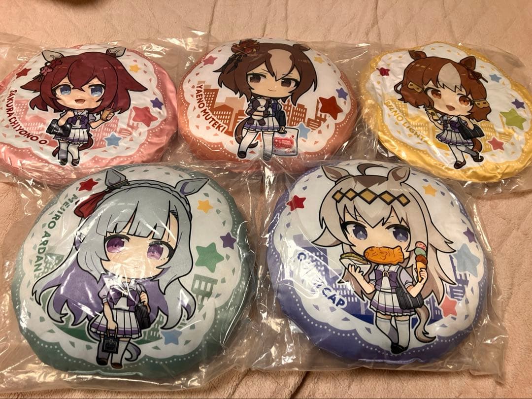 ウマ娘　ラウンドクッション　オグリ他　５種セット　TOPPA!!! BASE