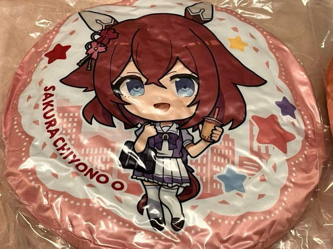 ウマ娘　ラウンドクッション　オグリ他　５種セット　TOPPA!!! BASE