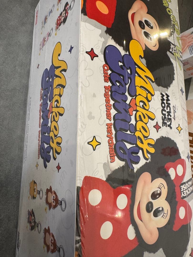 ♡国内完売POPMARTディズニーぬいぐるみキーチェーンアソートBOX（８個入）