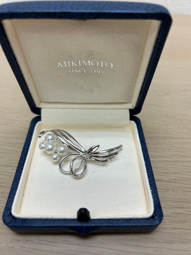 よ*う様 ミキモト　ブローチ　シルバー×パール アイボリー リボン　Ａ-810