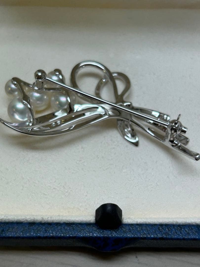 よ*う様 ミキモト　ブローチ　シルバー×パール アイボリー リボン　Ａ-810