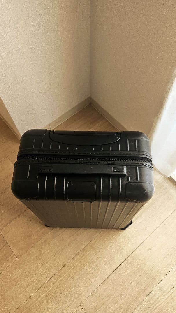 【美品】リモワ　エッセンシャル　キャビン S　マットブラック