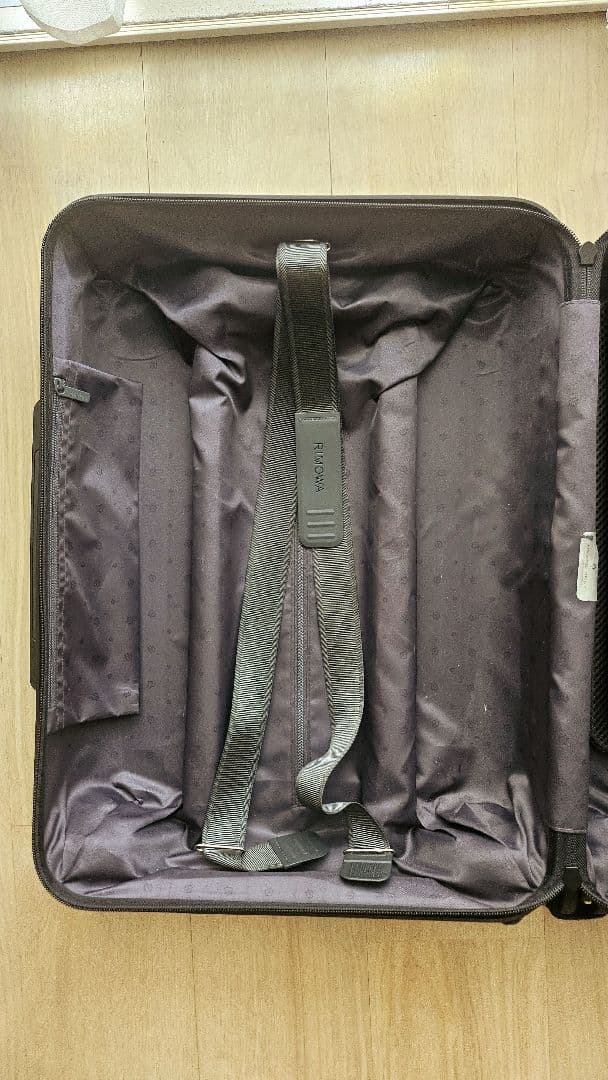 【美品】リモワ　エッセンシャル　キャビン S　マットブラック