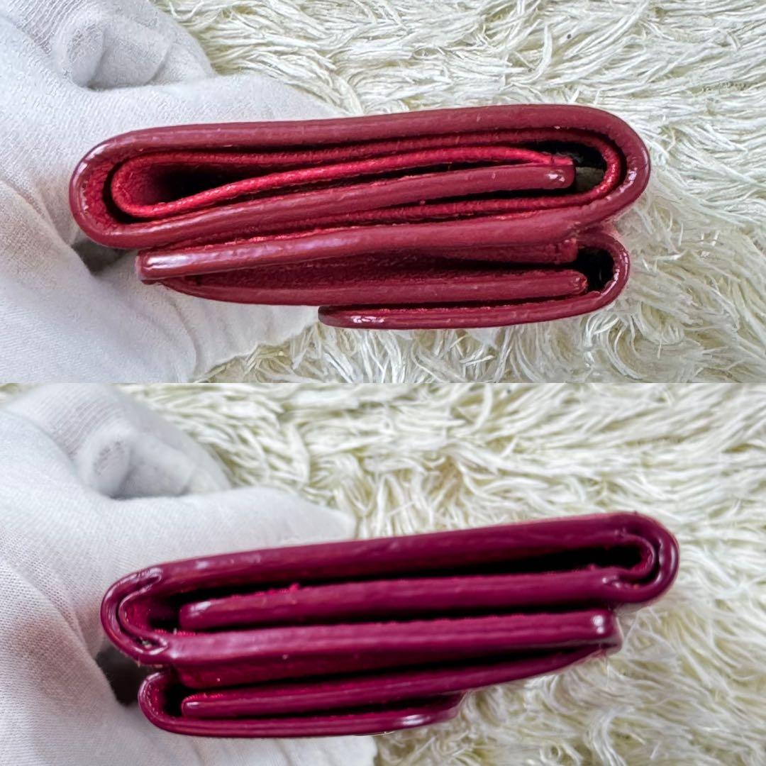 大人気✨ミュウミュウ　三つ折り財布　マドラスレザー　ゴールド金具　シボ　ピンク