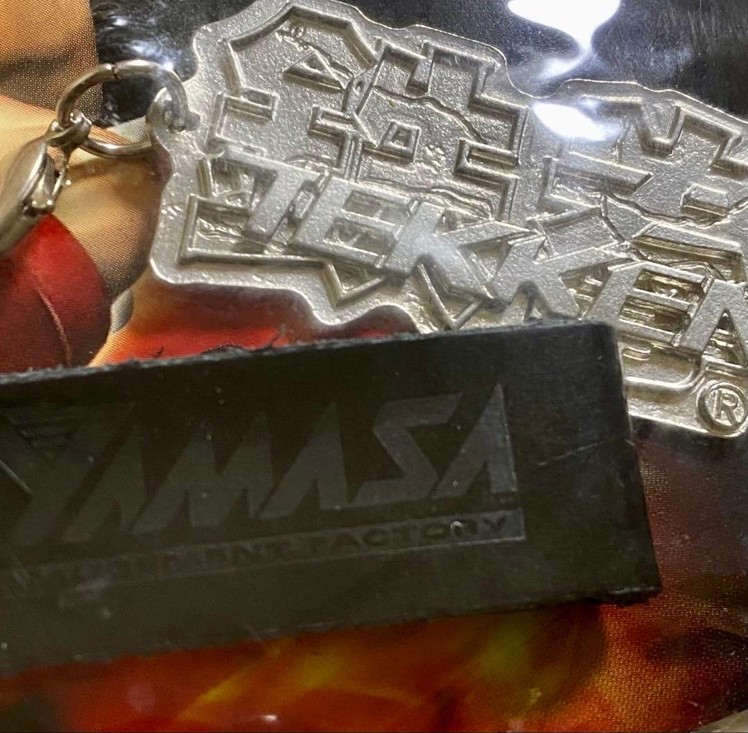 【非売品・極少】山佐 パチスロ 鉄拳 メタルロゴストラップ 台紙付き 2004年