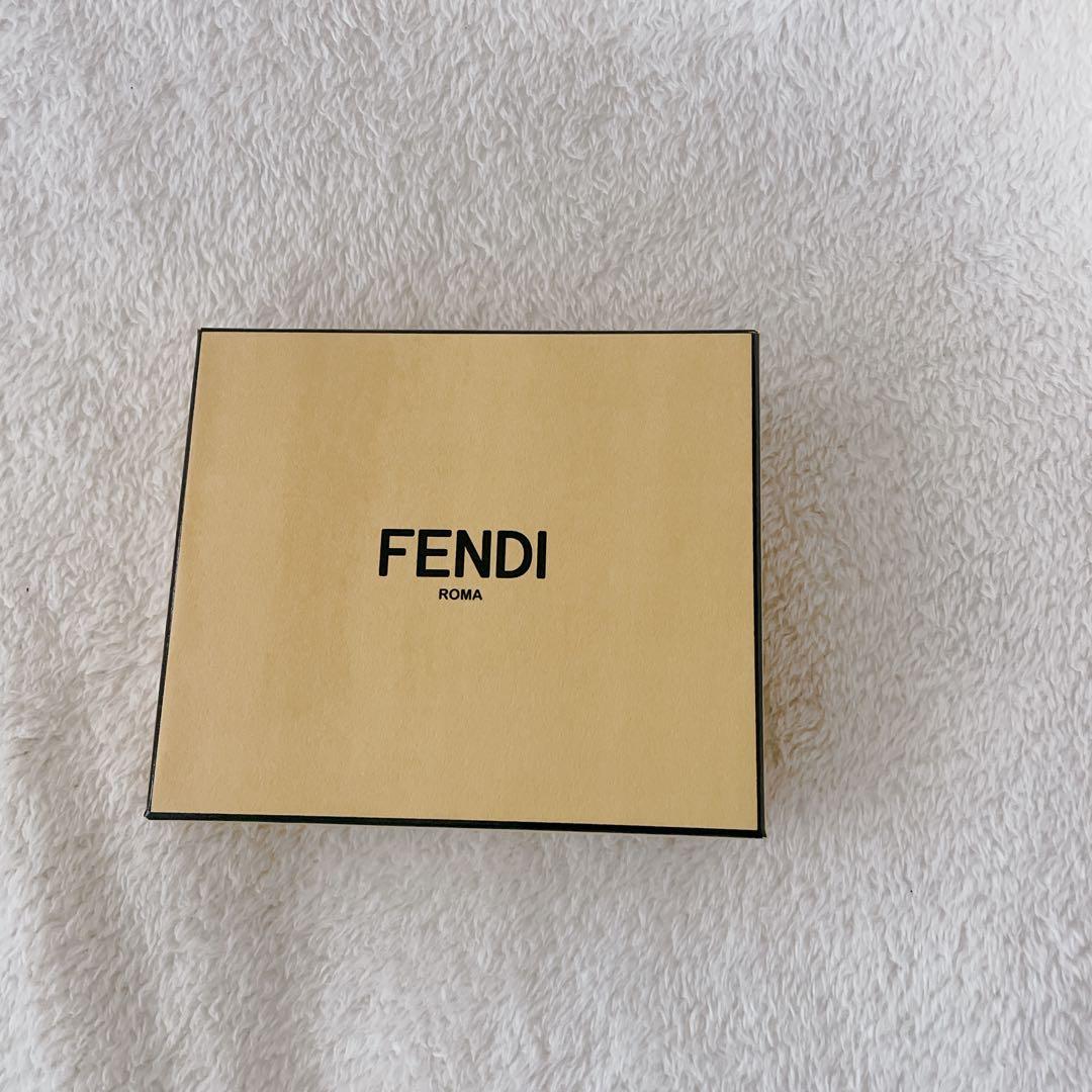 FENDI 二つ折り財布　フェンディ モンスター　バグズアイ折り財布　ウォレット