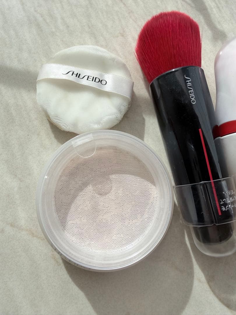 ファンデーション、パウダー、ブラシセット