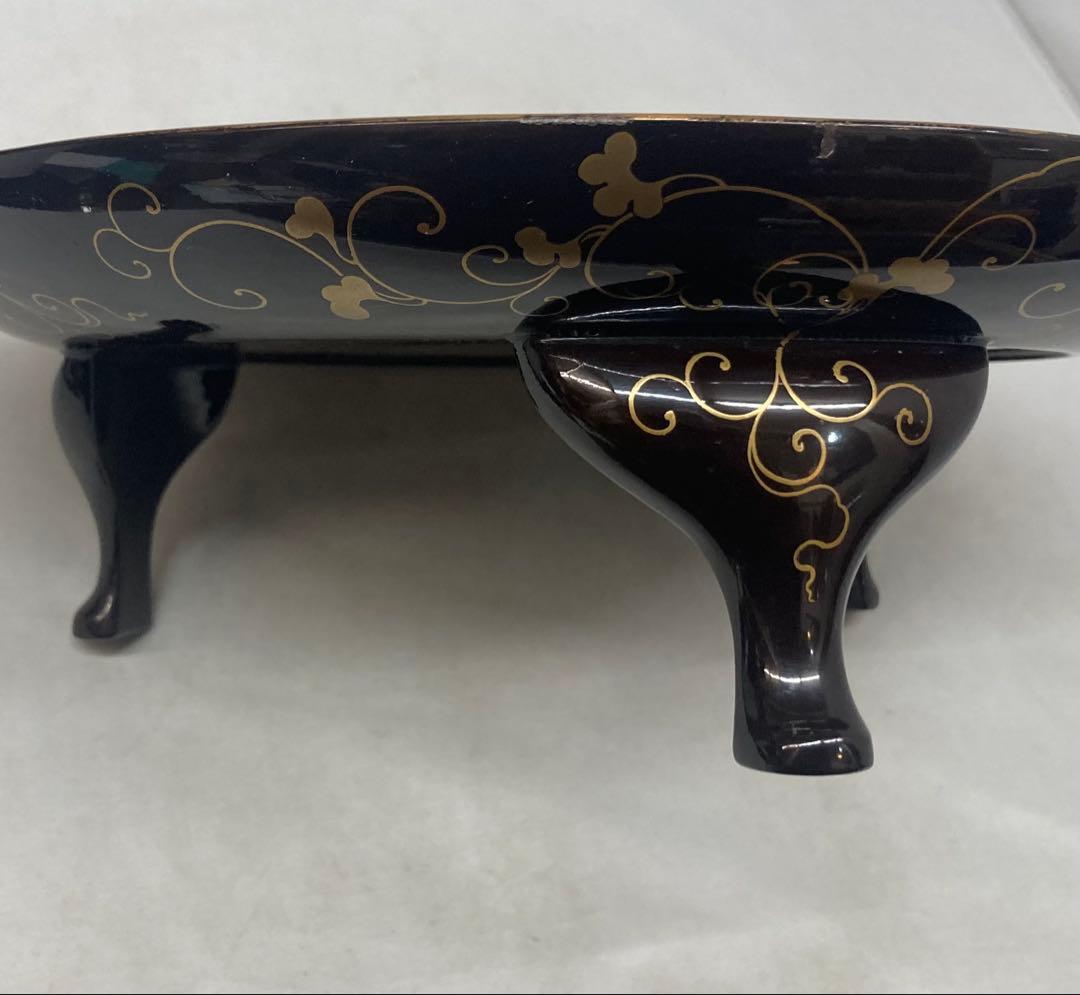 B541b 黒漆塗「三足秋草図菓子盆」桐箱付　作者不詳　時代不祥　時代物