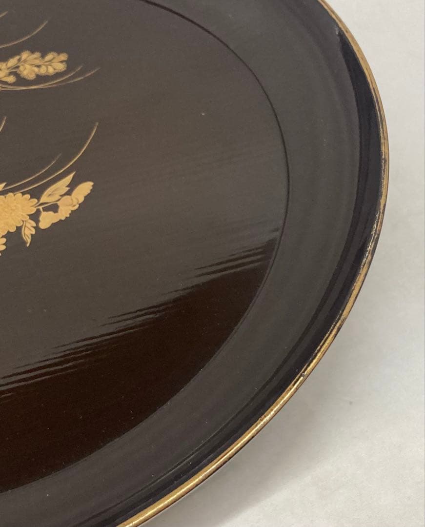 B541b 黒漆塗「三足秋草図菓子盆」桐箱付　作者不詳　時代不祥　時代物