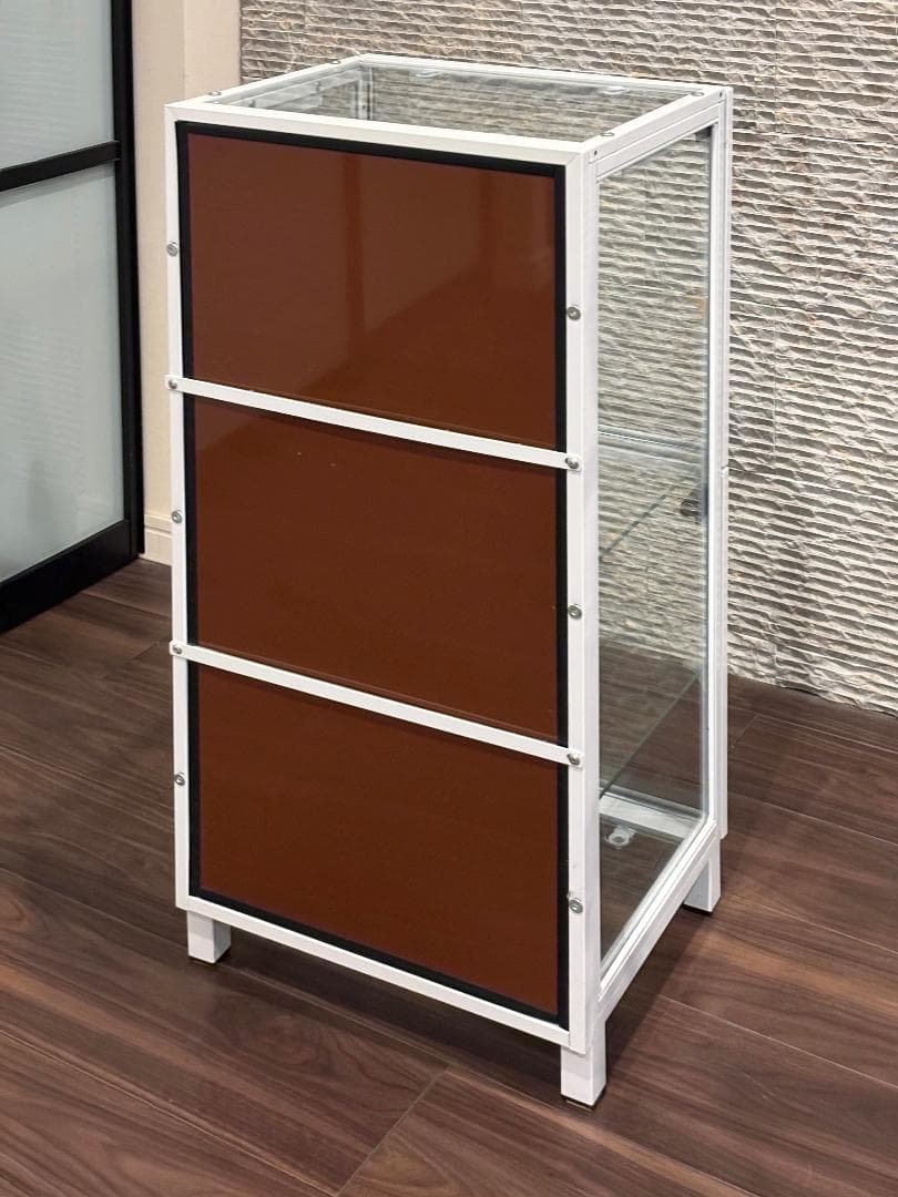 【美品】ガラス コレクションケース 白 背面ミラー 扉付き W36cm