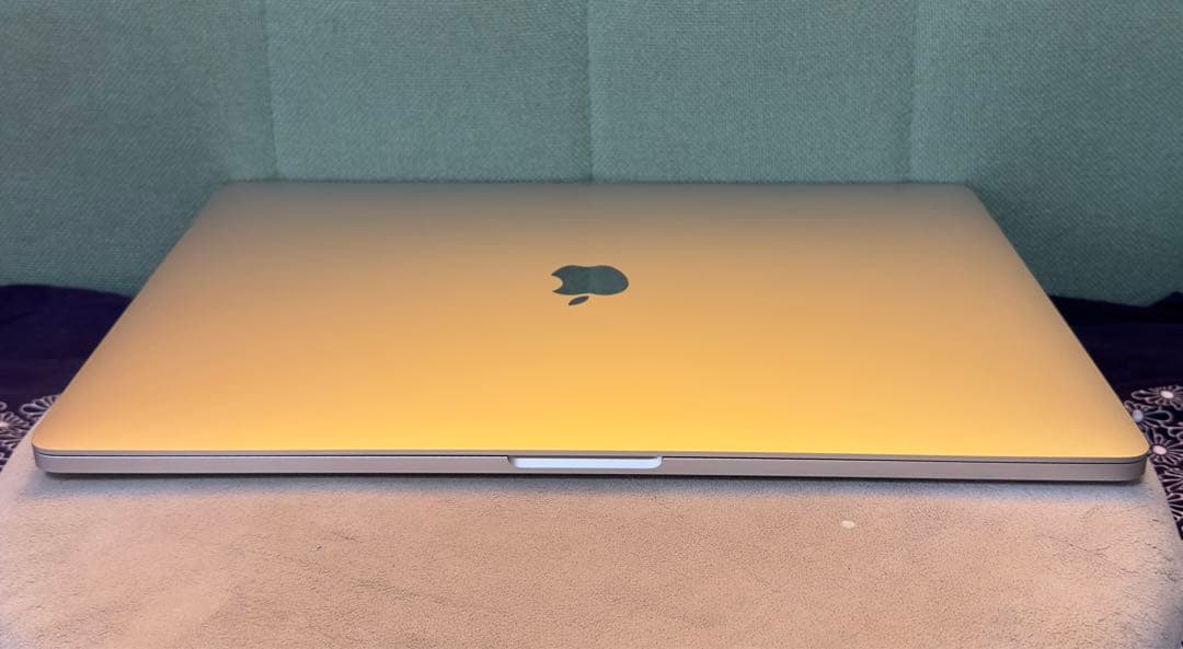 MacBook本体 MacBookPro16 TouchBar i7 16GB 512GB 2019