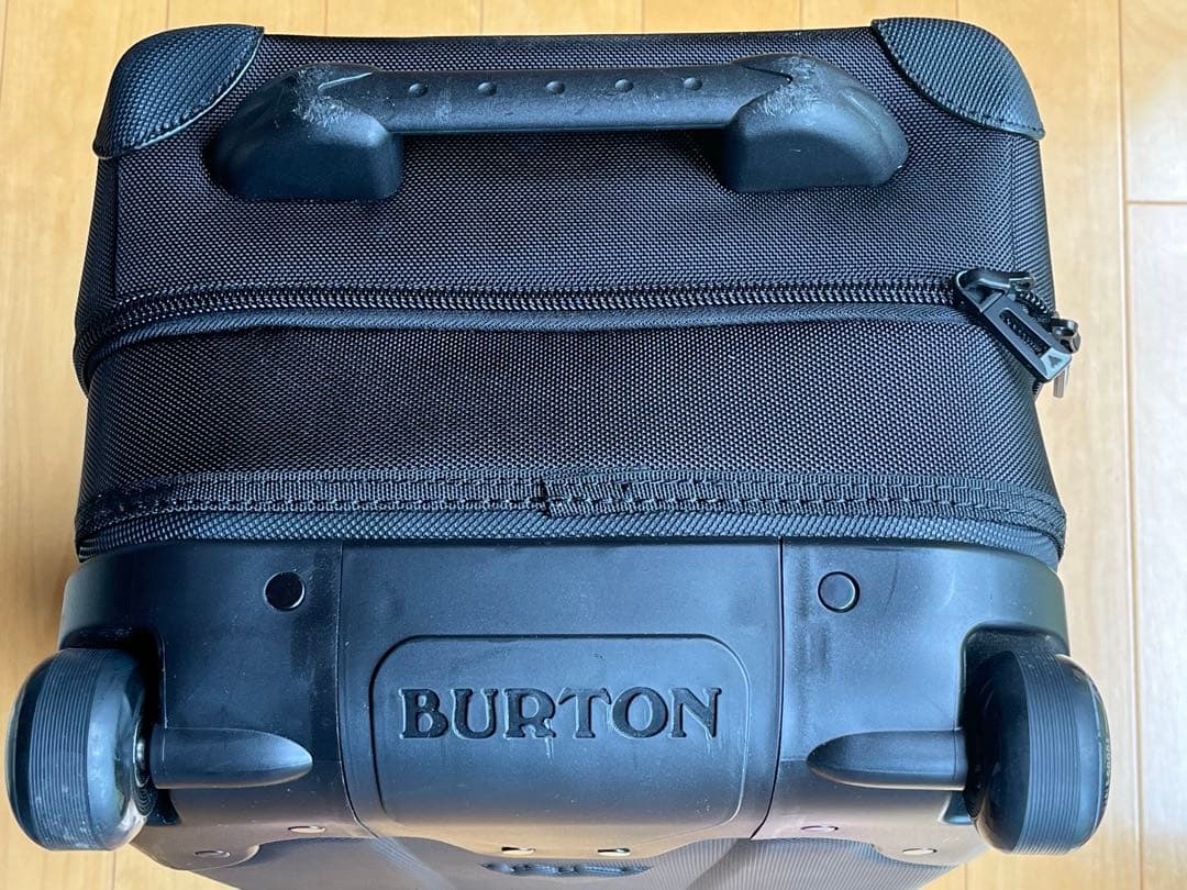 メルリュウ　バートン　ウィーリー フライト デック 38L トラベルバッグ
