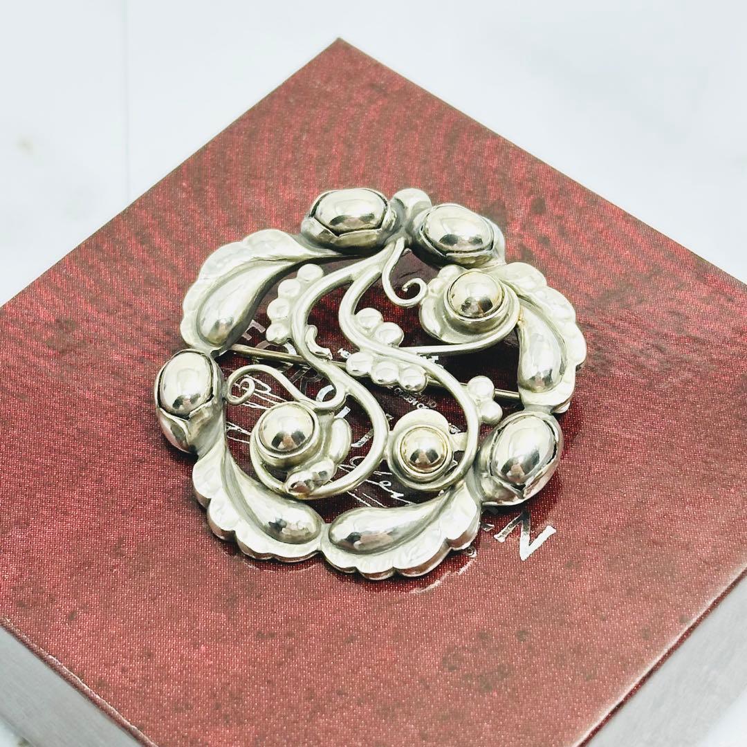 美品　  159 シルバーブローチ　ムーンライトブロッサム