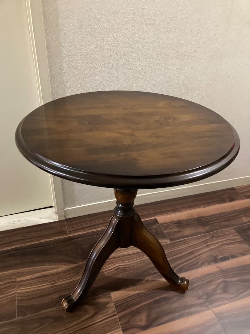 karimoku コロニアル　ウォルナットの丸テーブル