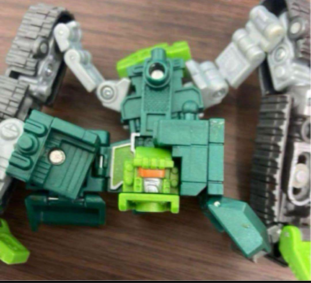 トランスフォーマー　ビルドキング　カーロボット①