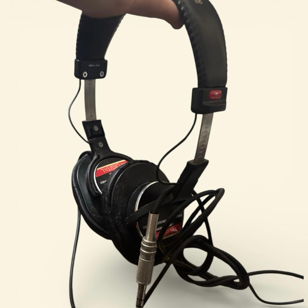 SONY MDR-CD900ST 有線ヘッドホン　ヘッドホン置き付き