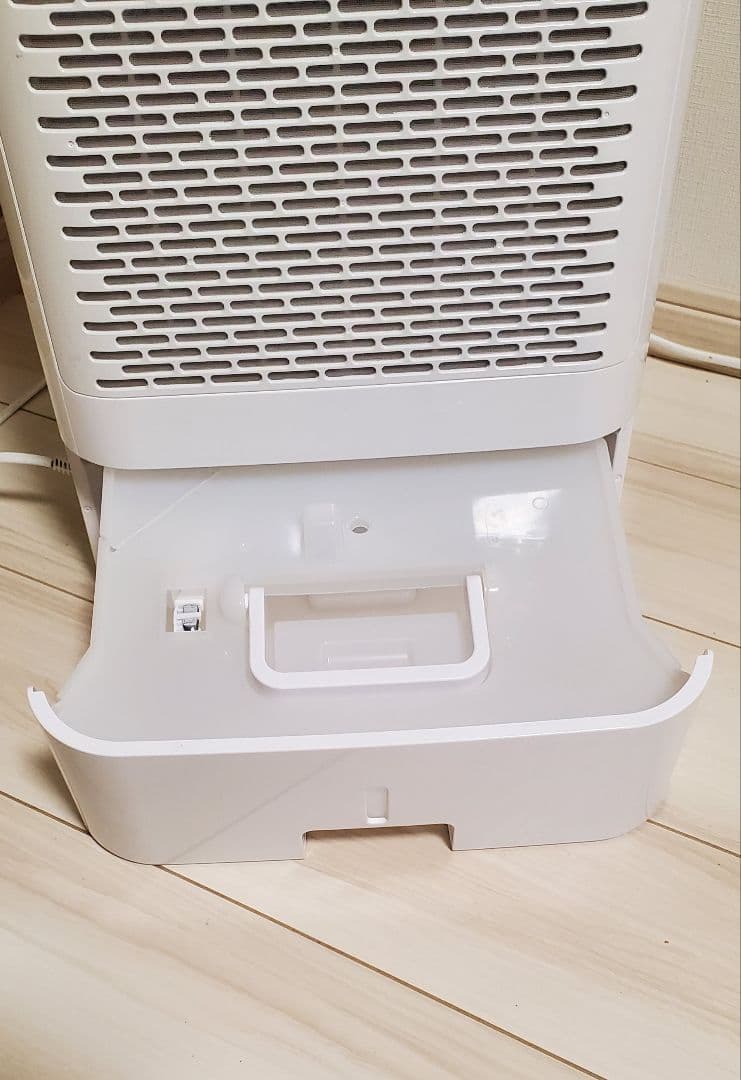 アイリスオーヤマ除湿機 サーキュレーター8L デシカント方式 IJDC-K80