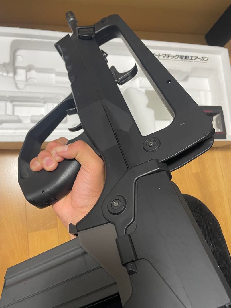 オートマチック電動エアガン FAMAS SUPER VERSION