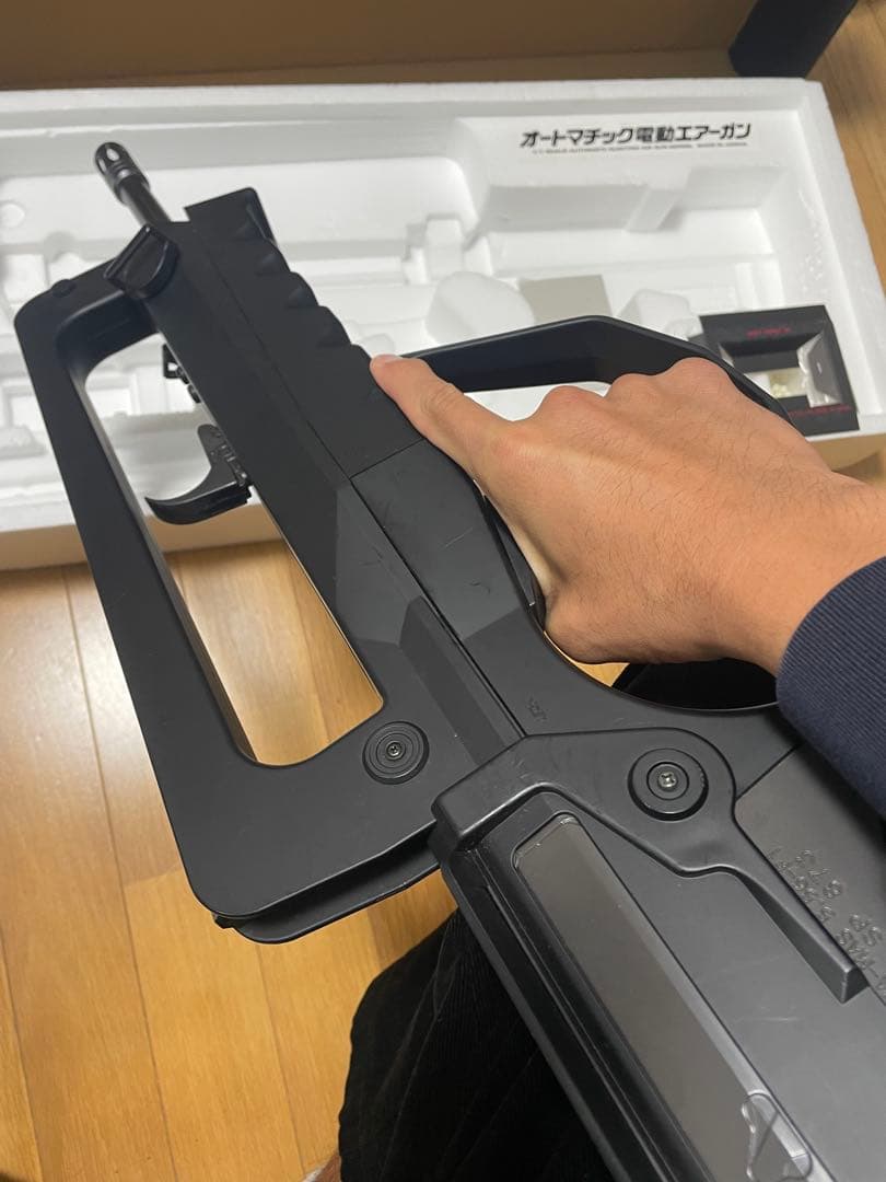 オートマチック電動エアガン FAMAS SUPER VERSION