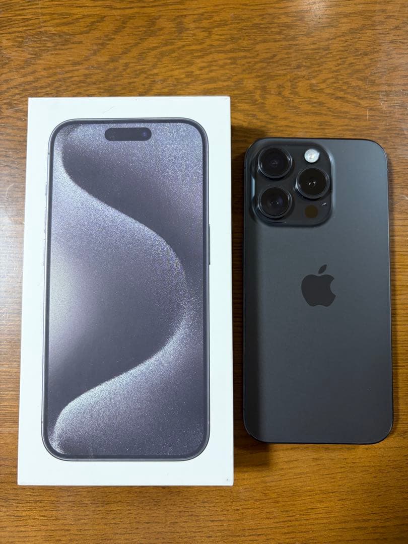 Apple iPhone 15 Pro ブラックチタニウム 256GB