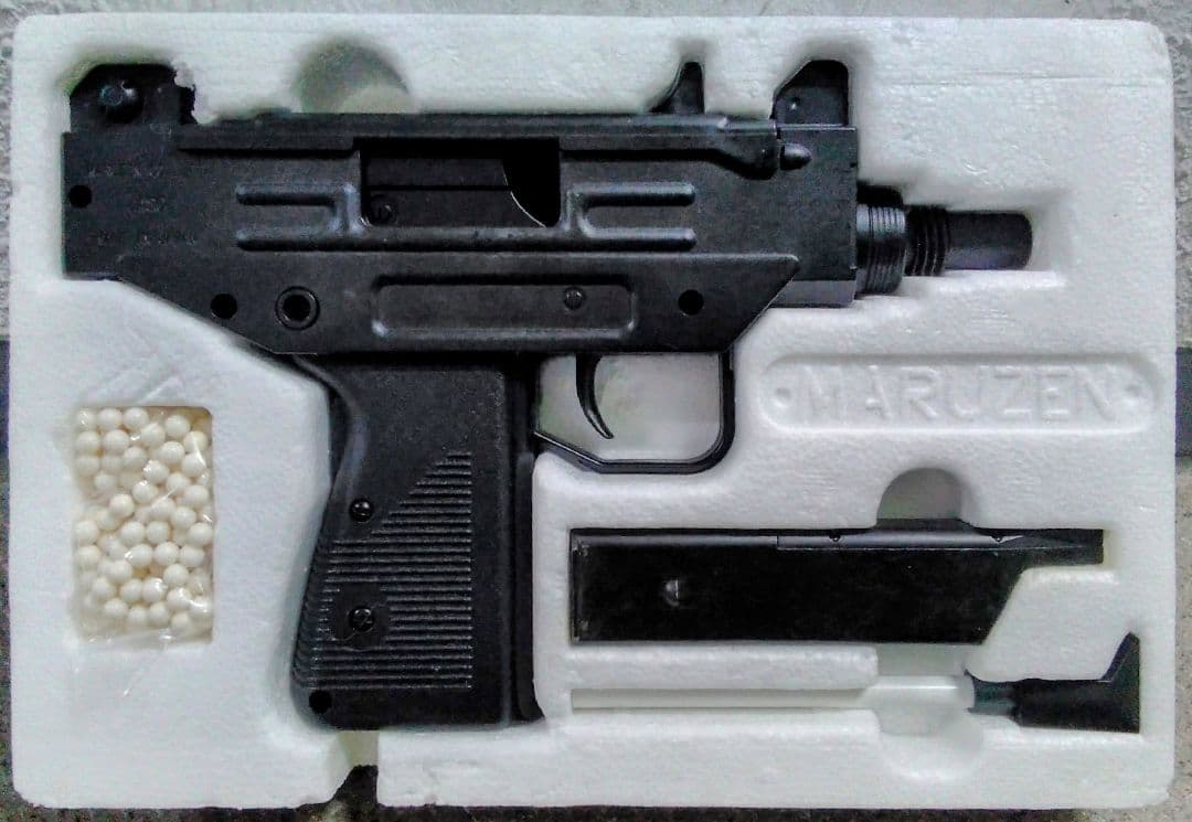 UZI PISTOL FULL AUTO BLOW BACK ベーシック
