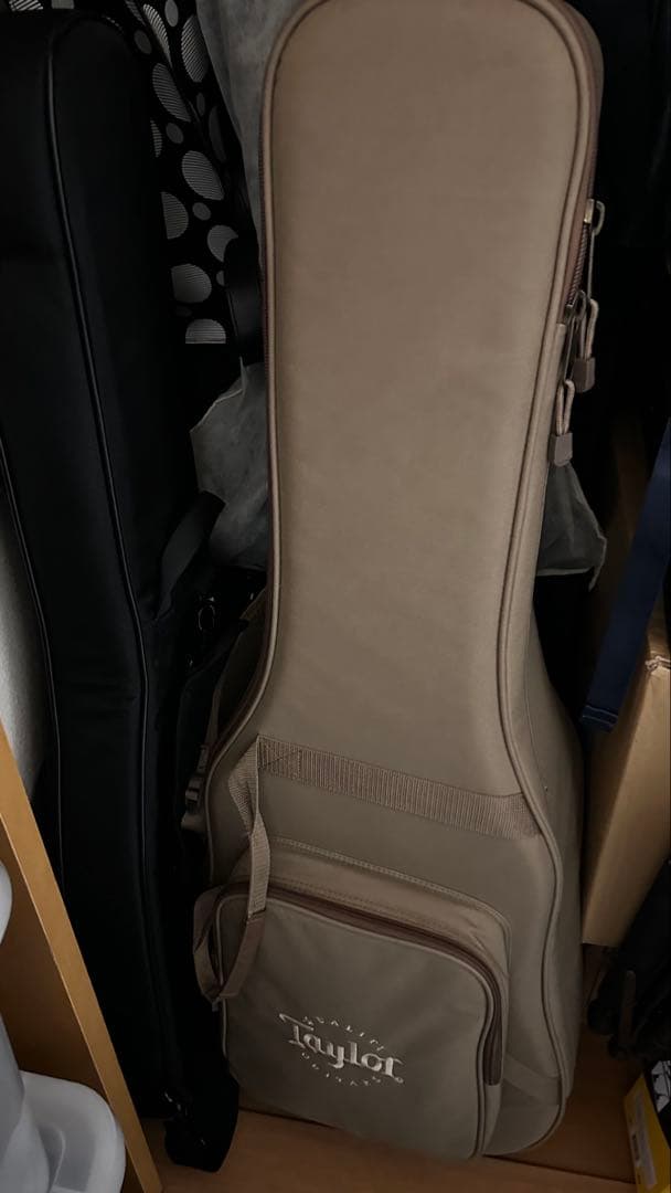 Taylor 214ce Rosewood都内手渡し限定