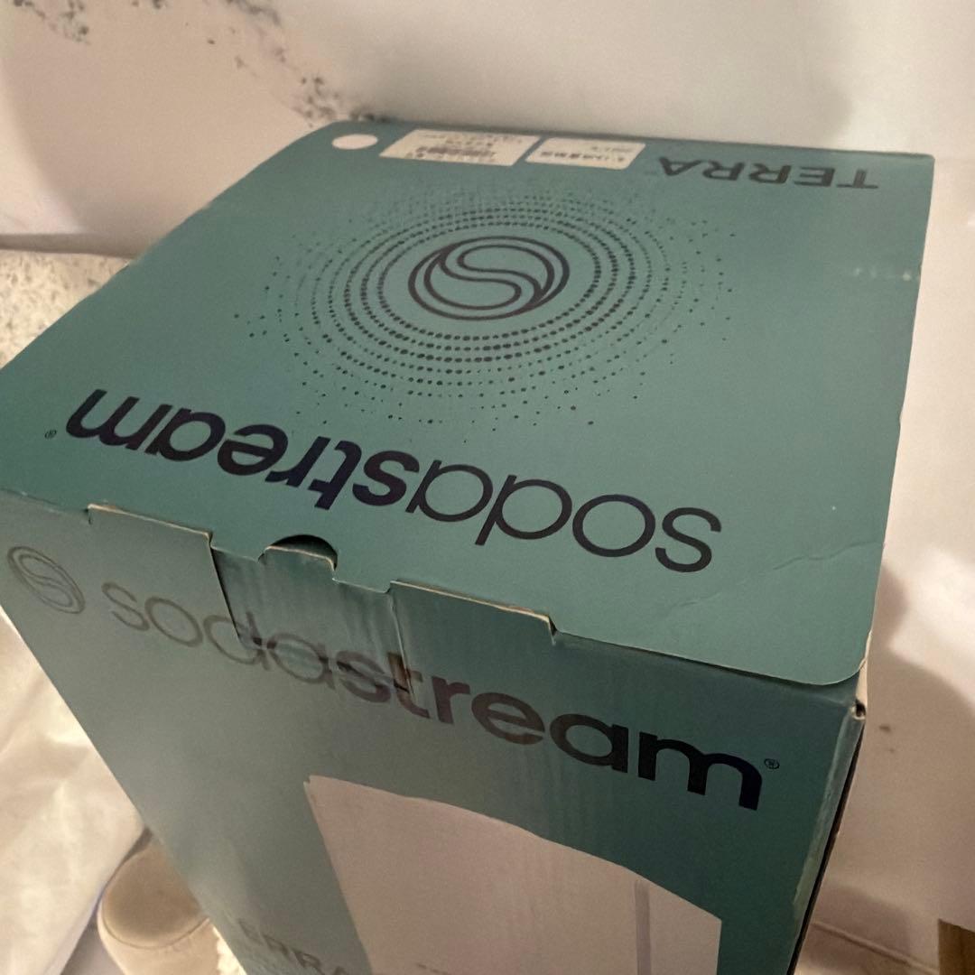 sodastream TERRA 炭酸水メーカー　送料込み