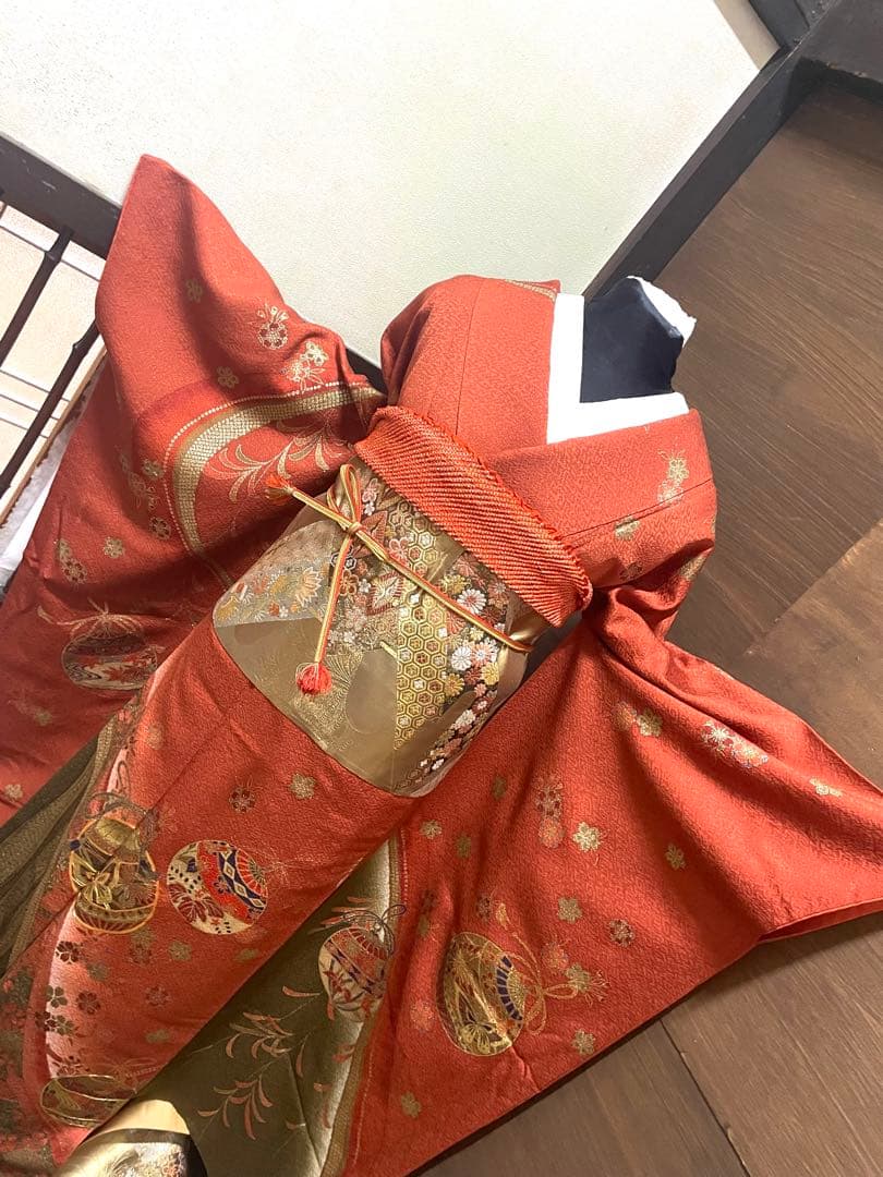 振袖フルセット6点サイズM〜Ｌ駒刺繍　草花毬文　暈し染め　金彩　正絹