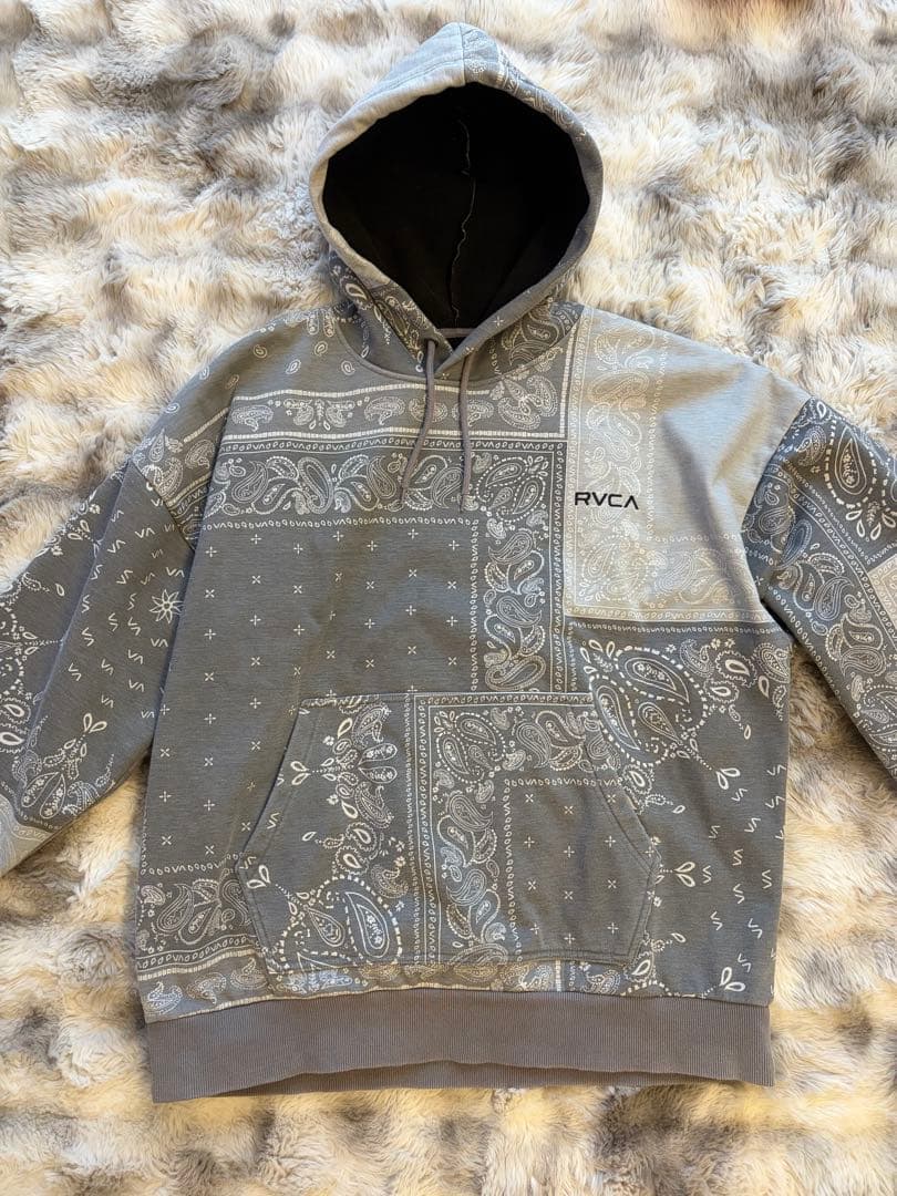 RVCA ペイズリー柄セットアップ