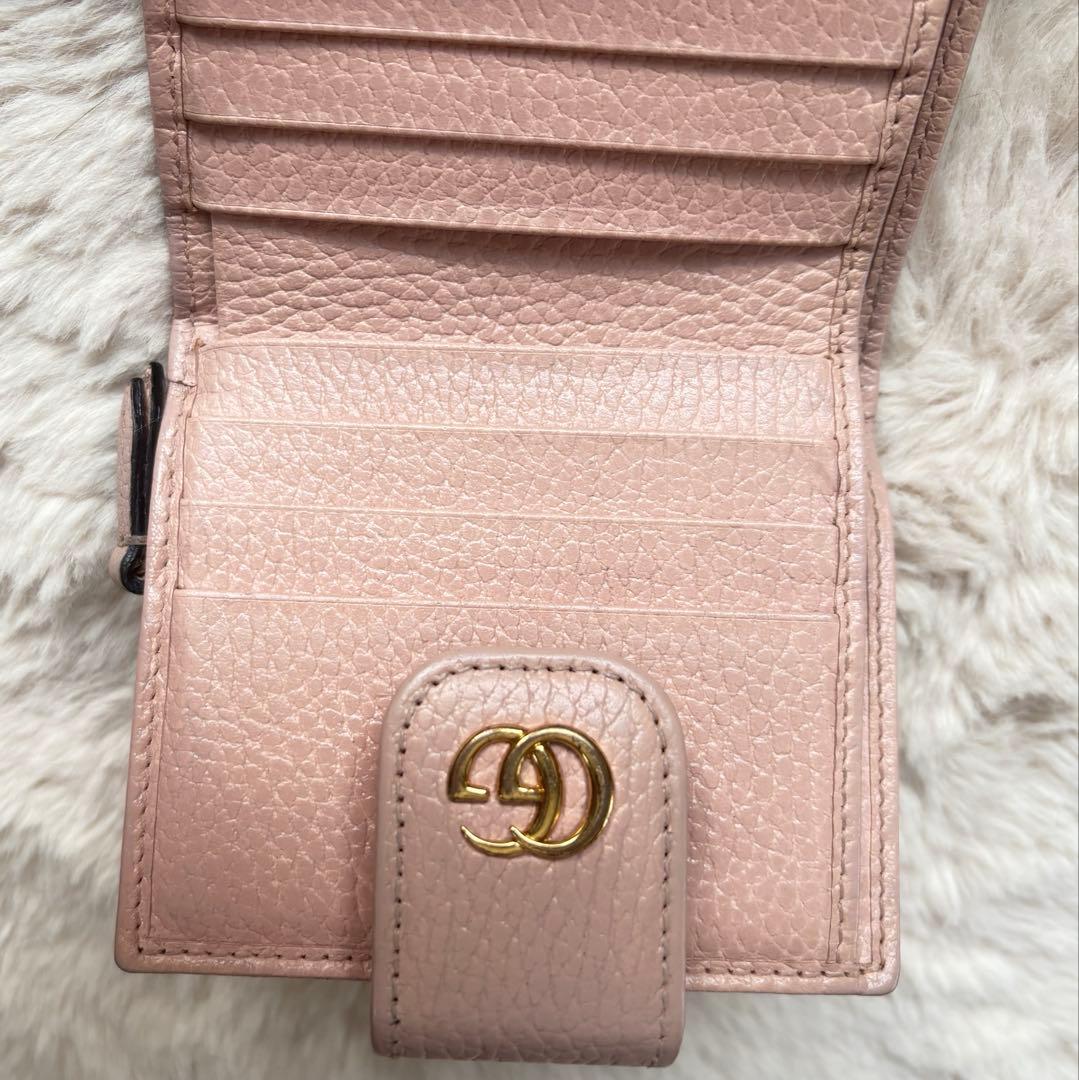 GGロゴ ピンクレザー 二つ折り財布