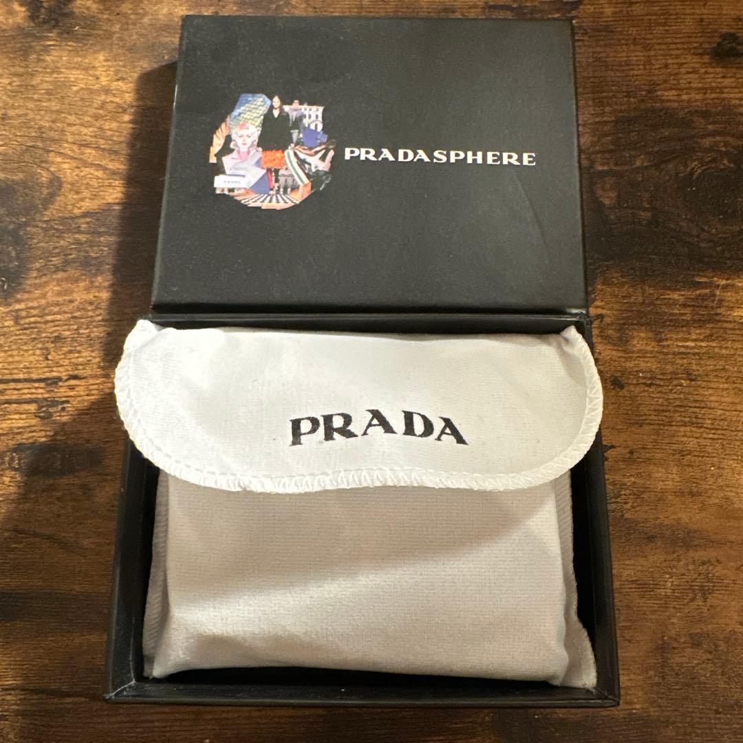 PRADA 三つ折り財布