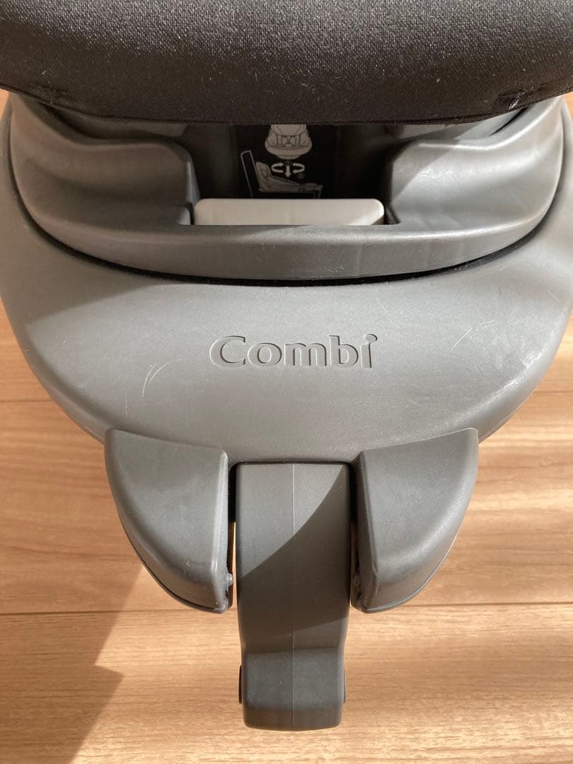 コンビ　チャイルドシート　THE S シリーズ　ISOFIX