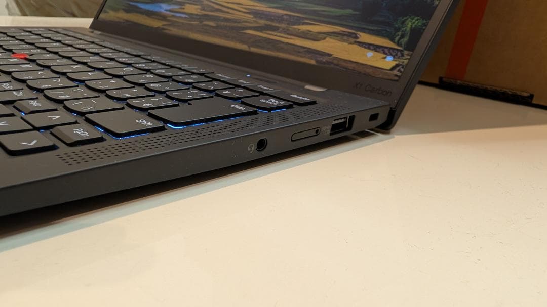 【米沢生産モデル】ThinkPad X1 Carbon Gen10　保証残あり