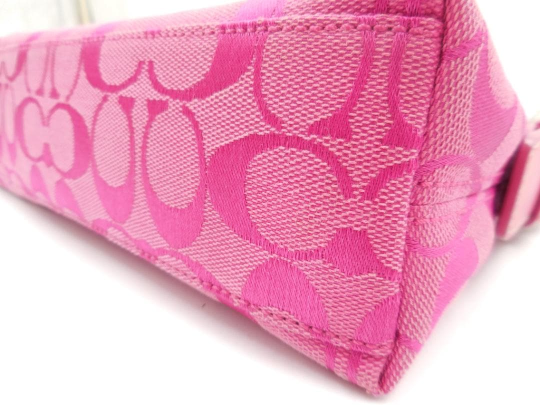 ✨COACH　コーチ　ポーチ シグネチャー ピンク キャンバス／レザー