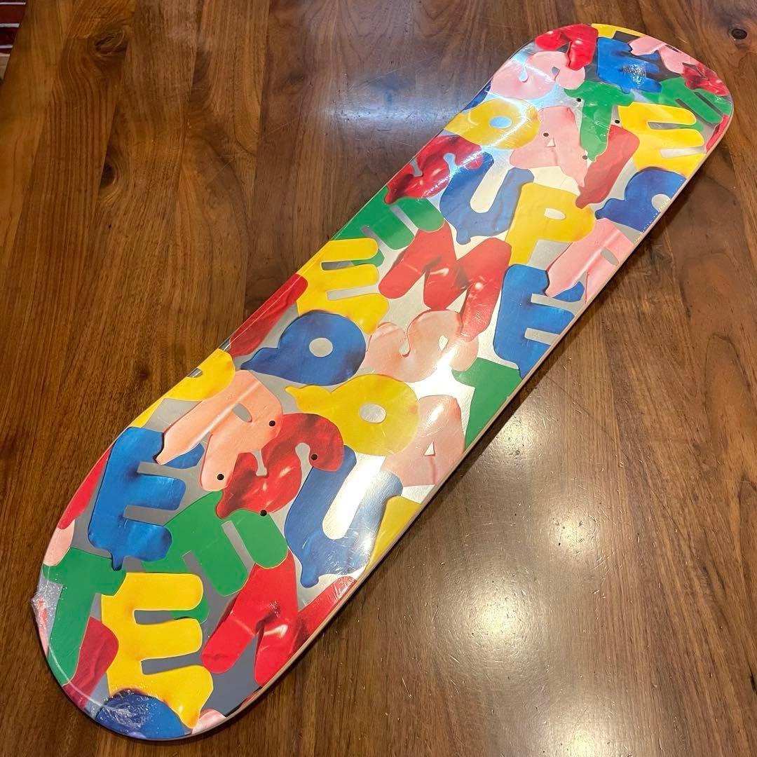 supreme シュプリーム　スケボー　スケボーデッキ　8.125 新品未使用