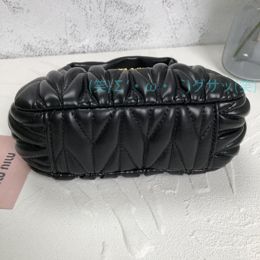 miu miu ブラック ショルダーバッグ ハンドバッグ レザー