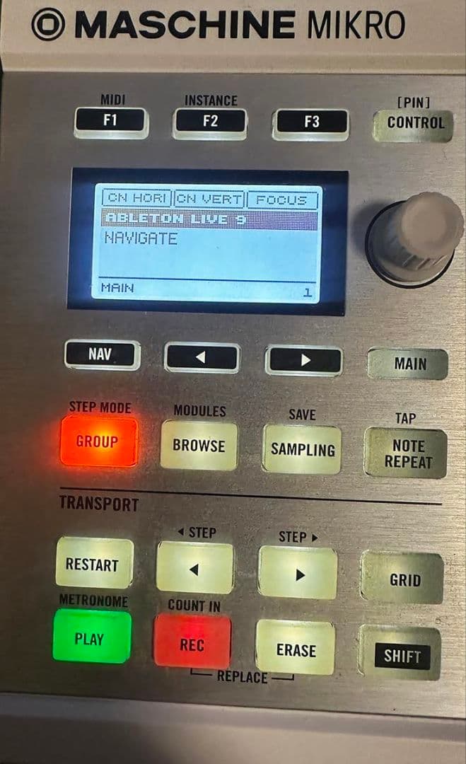 NI MASCHINE MIKRO MK2　ホワイト