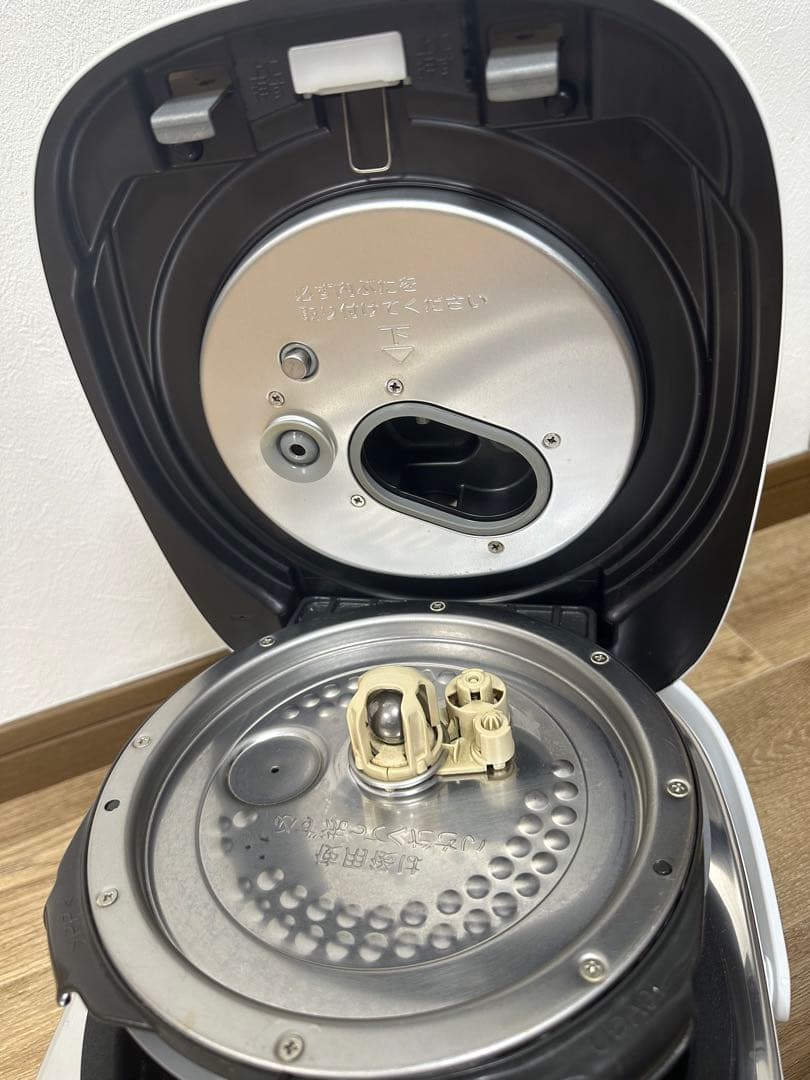 TOSHIBA 圧力IHジャー炊飯器 RC-10VXN(W)