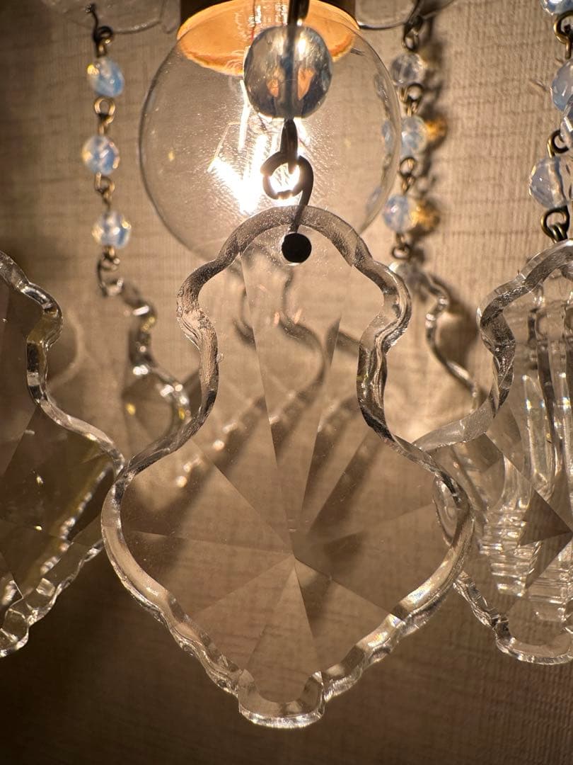 フランス アンティーク フレンチリーフとオパールセントの可愛いミニシャンデリア＊