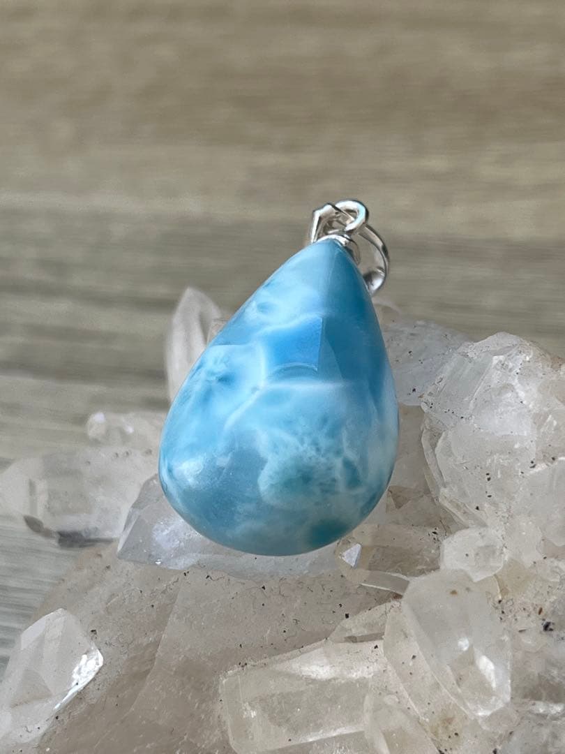 天然石☆高品質！ラリマーしずく型ペンダントップ☆透明感高いブルー＆模様が美しい！