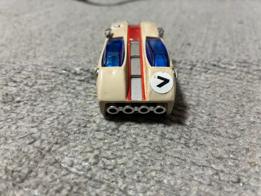 バンザイマークのバンダイ製かなり古い試作品のミニカーかも⁇です。