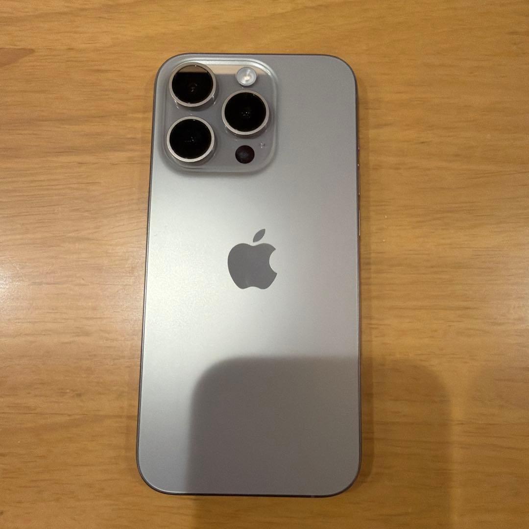 Apple iPhone 15 Pro シルバー 本体 256GB