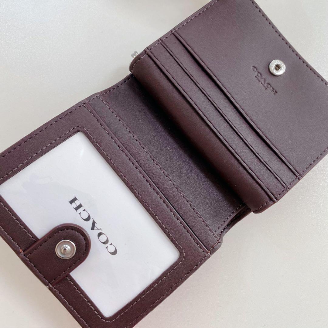 【新品未使用】COACHコーチ★二つ折り財布★Cチャーム★マイアミレッド★レザー