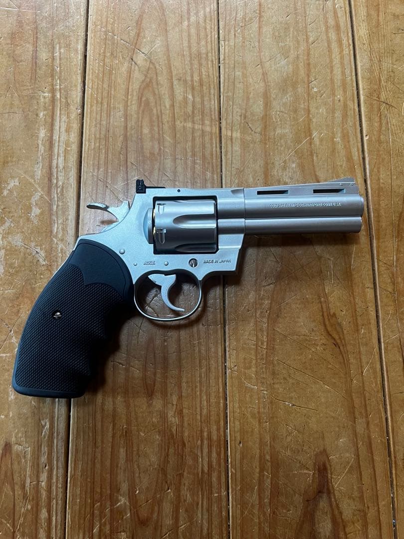 東京マルイ　パイソン357 4インチ