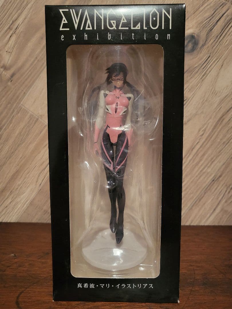 エヴァンゲリオン展　フィギュア 5体セット・未開封図録・ポストカード5枚セット